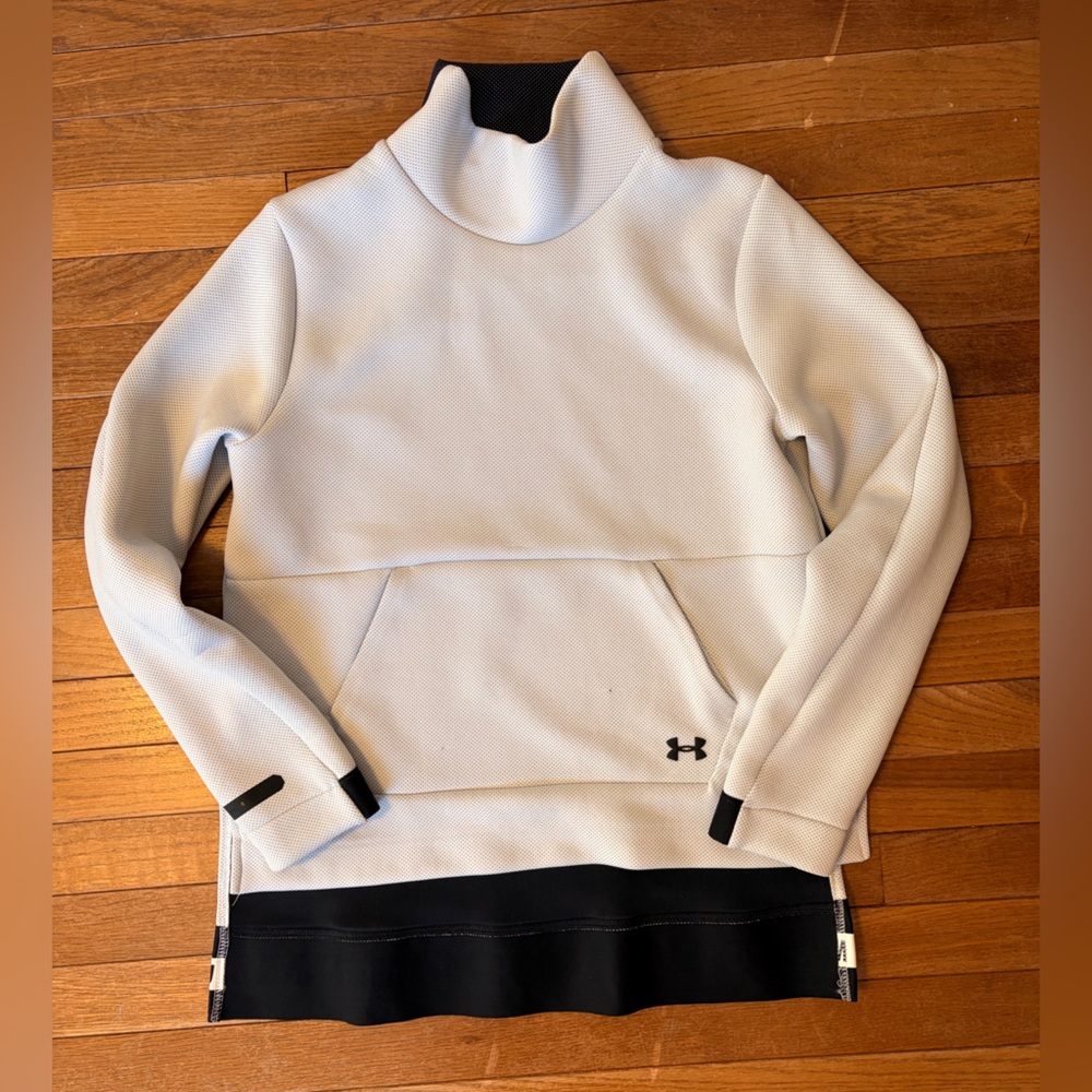 Under Armour Black and White Athletic Top